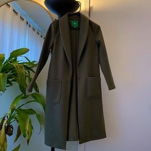 Dip long-length green coat